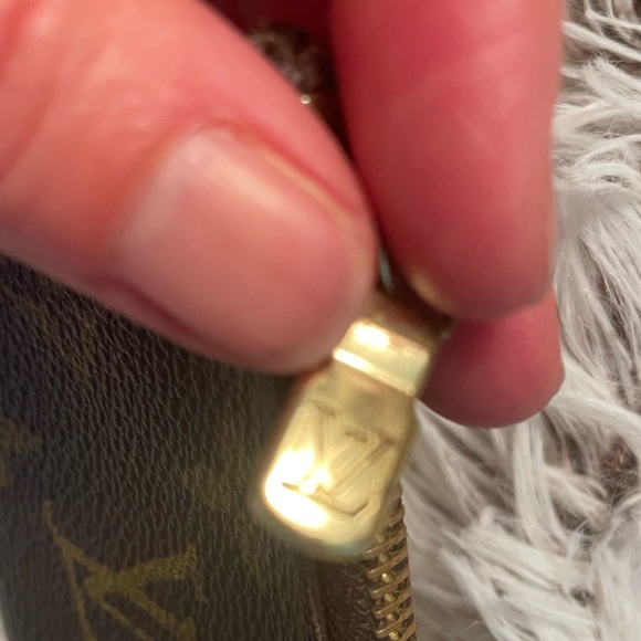 Louis Vuitton Monogram Key Clés Key Chain Pouch - Picture 4 of 13